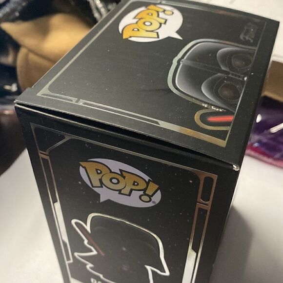 Funko POP Bobble Star Wars: Darth Vader Electronic Lights and Sounds #343 - Picture 3 of 9